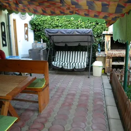 Guest house Delta Florilor *